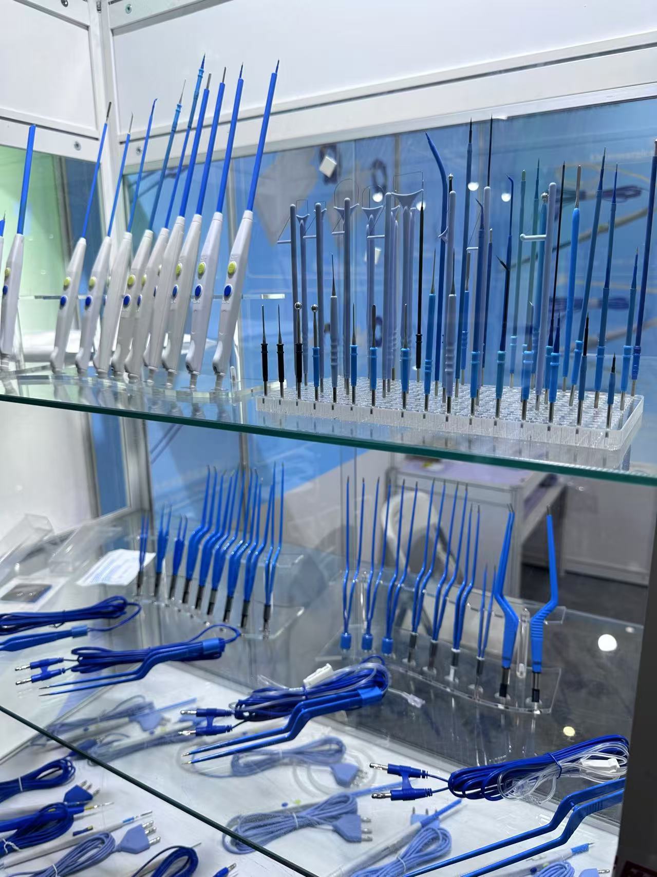 Electrosurgical instruments-high frequency electrosurgical